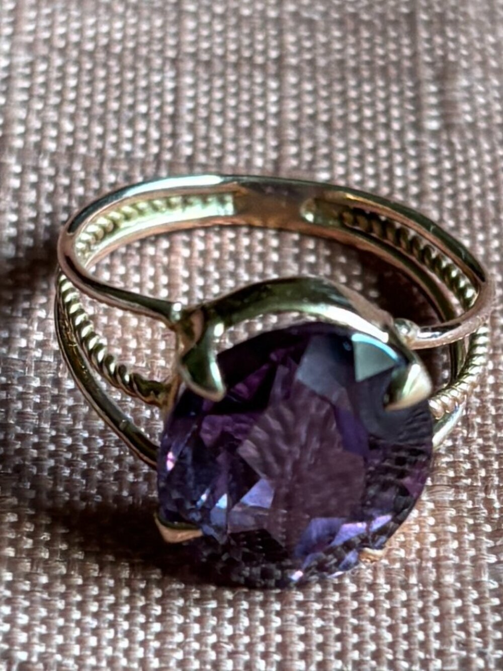 Vintage Yellow Gold Oval Amethyst Split Shank Cocktail Ring